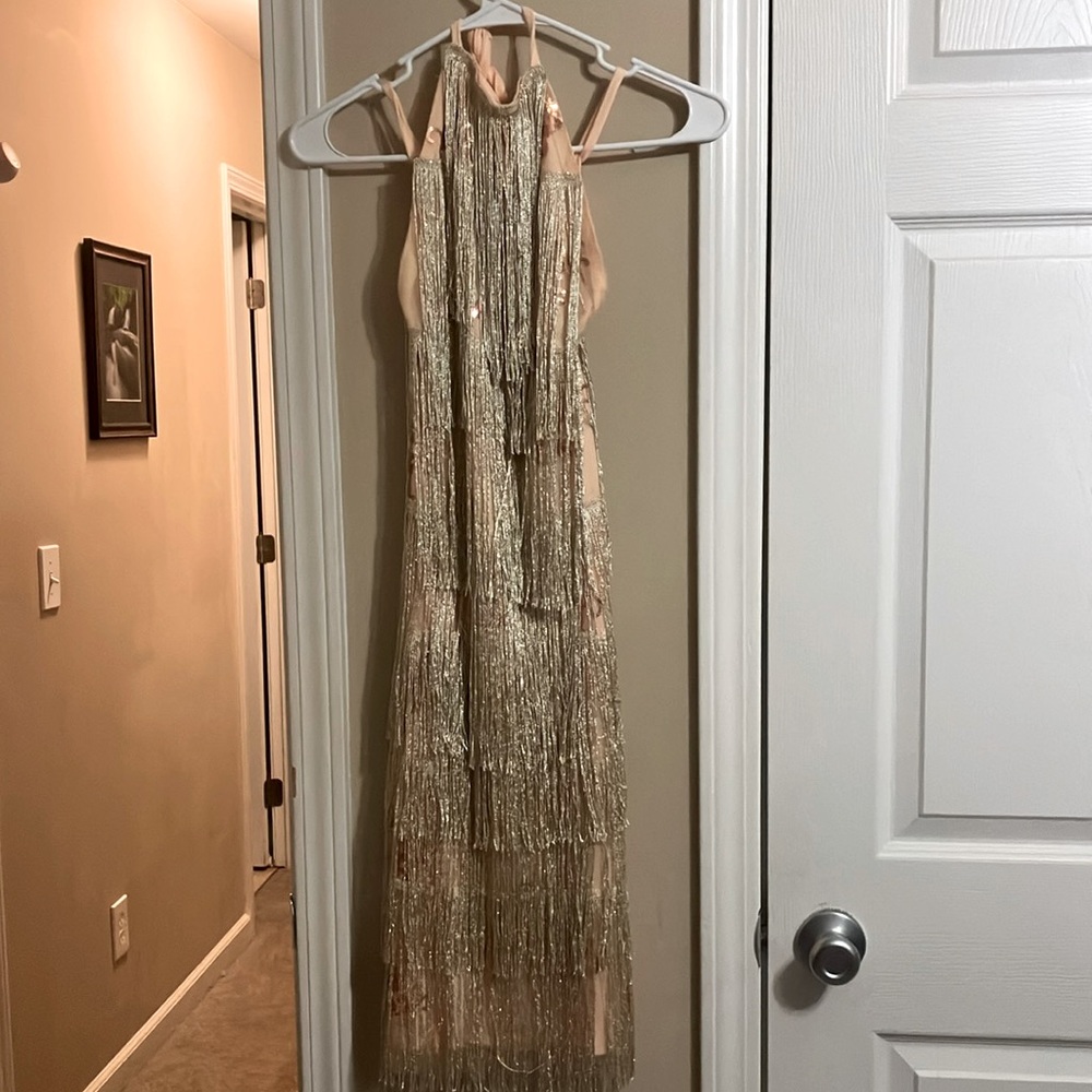 NWOT Gorgeous 20s Flapper Style Dress size M in cream and gold color